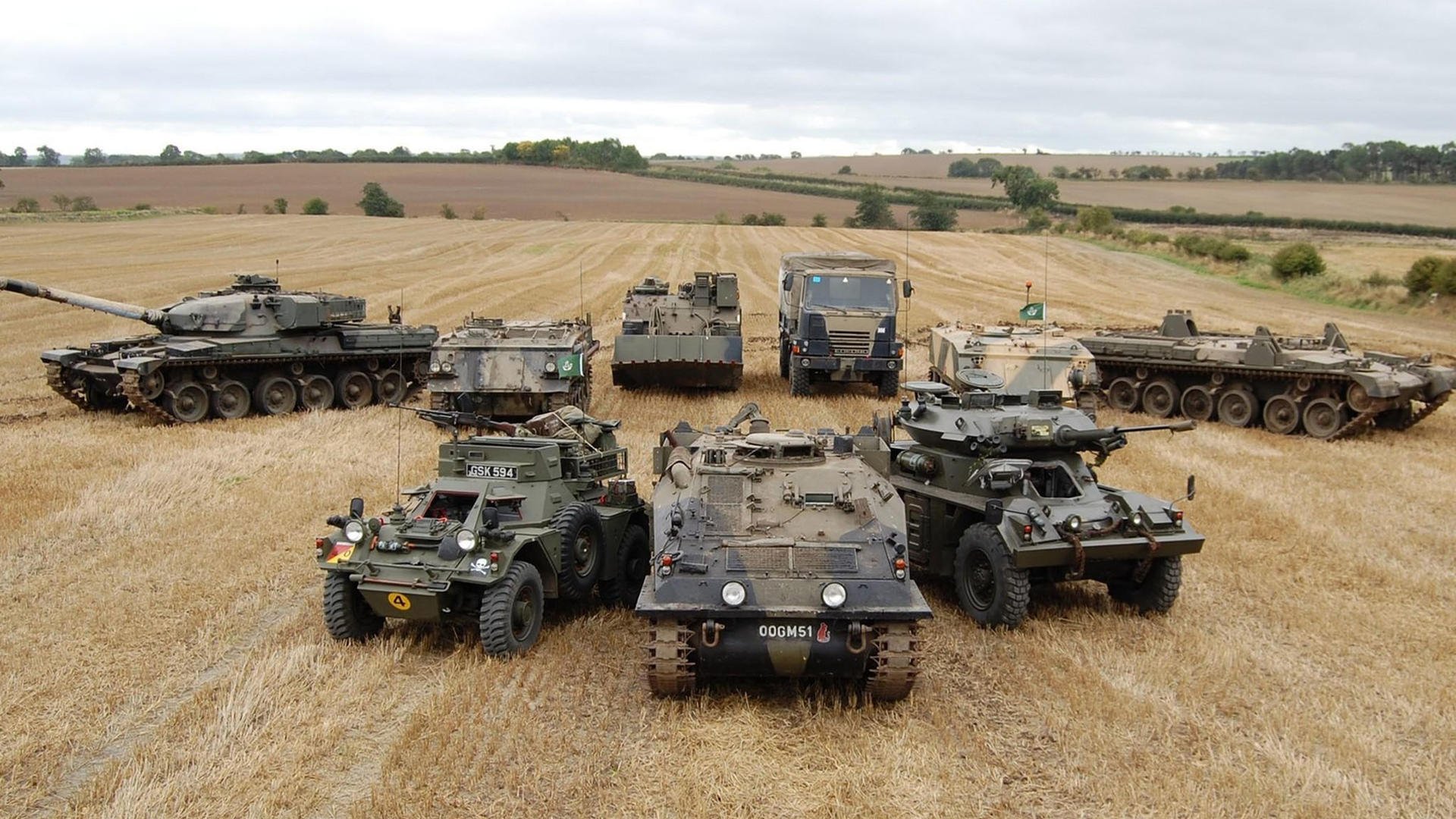 德甲赛事精彩纷呈，关键扑救有力扭转局面，德甲足球比赛